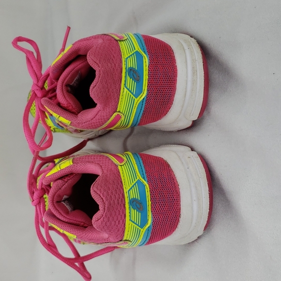 Asics gel contend 3 shoe. Pink Yellow Blue. Size 5.5 - Picture 4 of 6